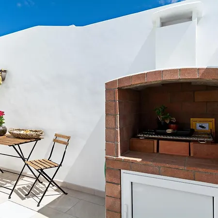 2br Terrace - 10 Min Walk To The Holiday home
