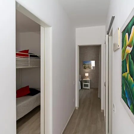 2br Terrace - 10 Min Walk To The Holiday home *