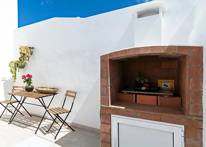 2br Terrace - 10 Min Walk To The Ferienhaus